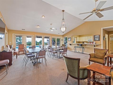 1401 Fleetwood Plaza Hendersonville NC 28739