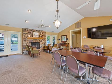 1401 Fleetwood Plaza Hendersonville NC 28739