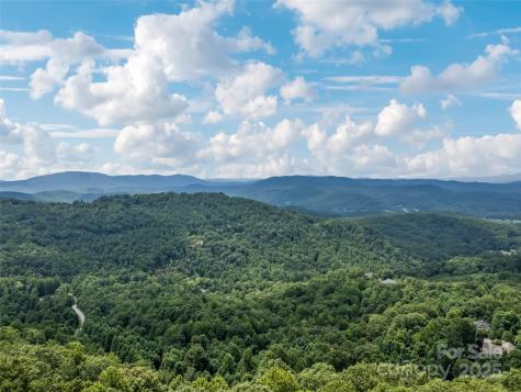 1401 Fleetwood Plaza Hendersonville NC 28739