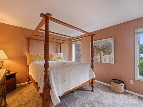 1401 Fleetwood Plaza Hendersonville NC 28739