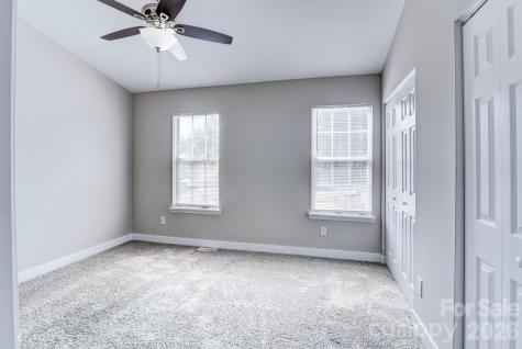 6129 Windsor Gate Lane Charlotte NC 28215