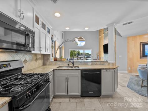 17925 Kings Point Drive Cornelius NC 28031