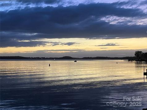 17925 Kings Point Drive Cornelius NC 28031