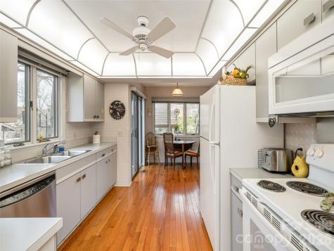 601 Red Oak Drive Hendersonville NC 28791