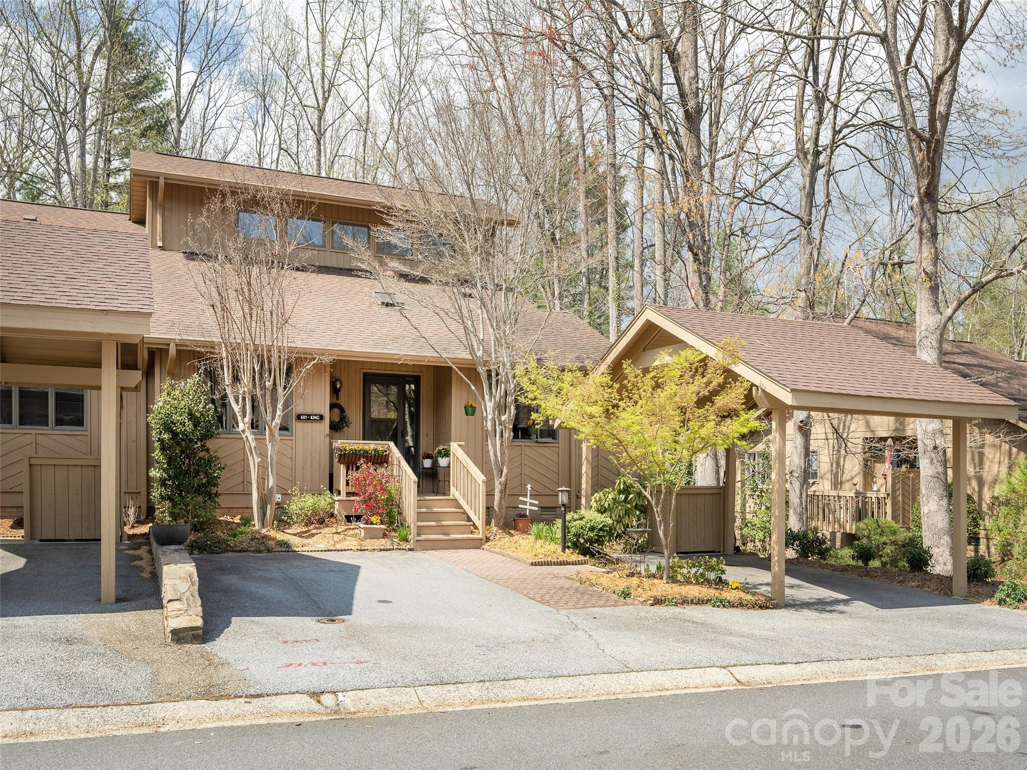 601 Red Oak Drive Hendersonville NC 28791