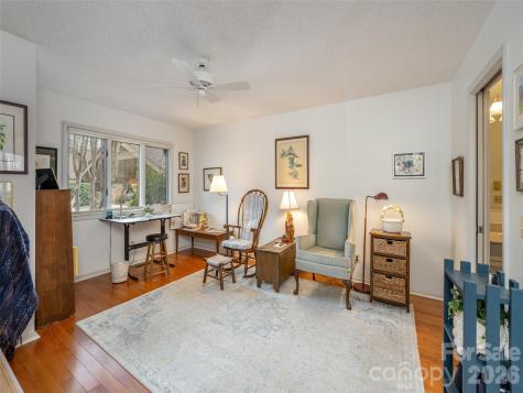 601 Red Oak Drive Hendersonville NC 28791