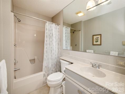 601 Red Oak Drive Hendersonville NC 28791