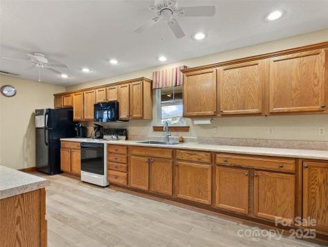 1206 Deermouse Way Hendersonville NC 28792