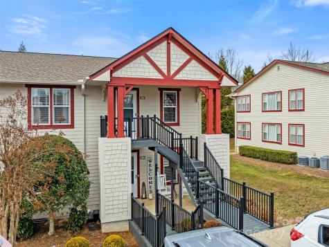 1206 Deermouse Way Hendersonville NC 28792