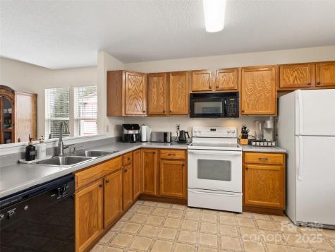 1206 Deermouse Way Hendersonville NC 28792