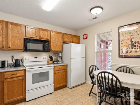 1206 Deermouse Way Hendersonville NC 28792