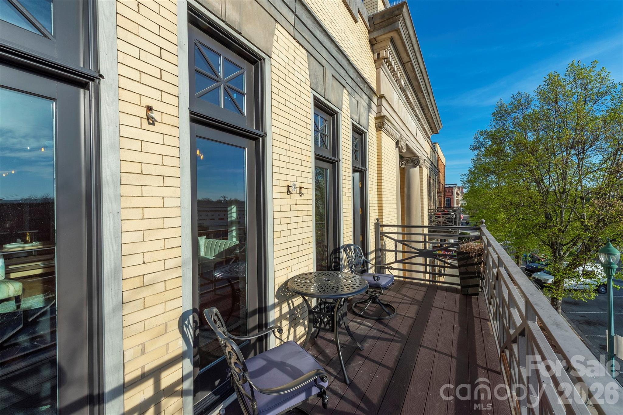 225 N Main Street Hendersonville NC 28792