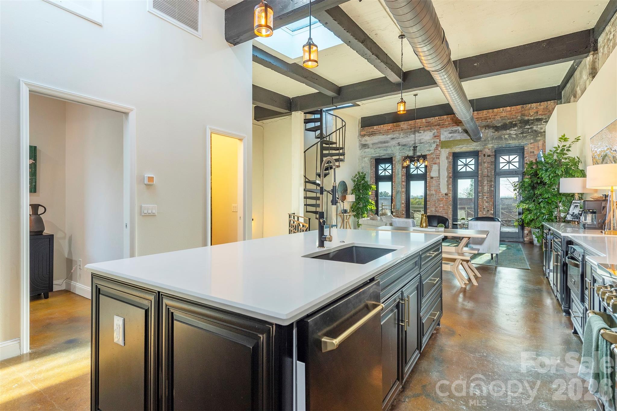 225 N Main Street Hendersonville NC 28792