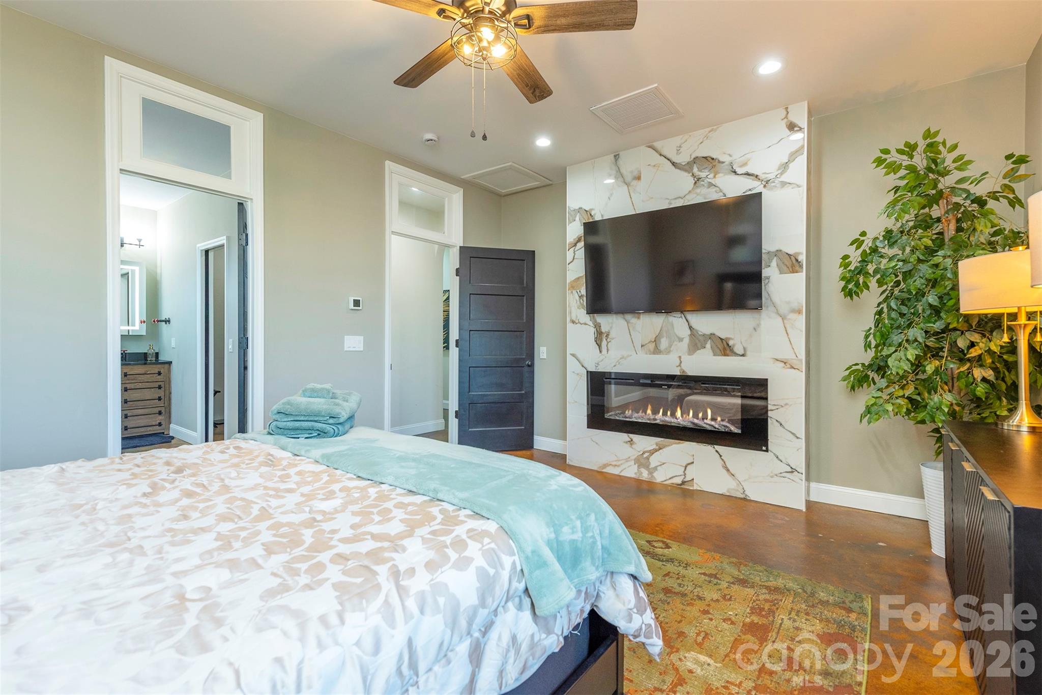 225 N Main Street Hendersonville NC 28792
