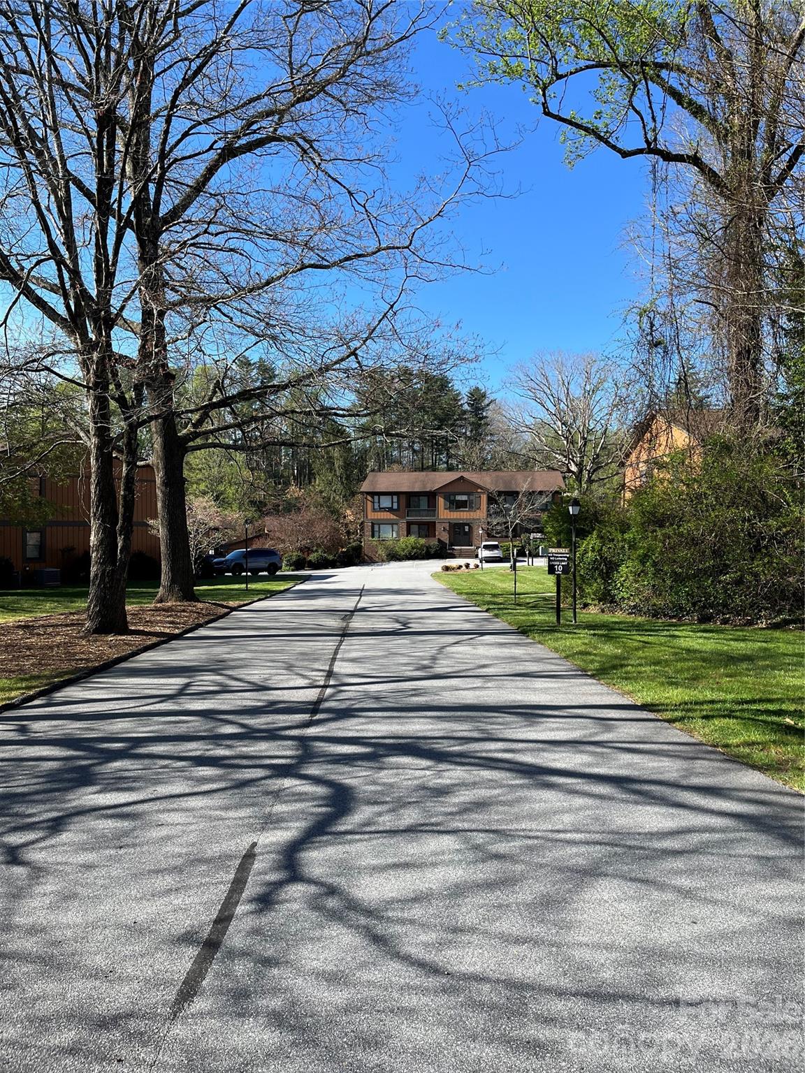 1763 Haywood Manor Road Hendersonville NC 28791