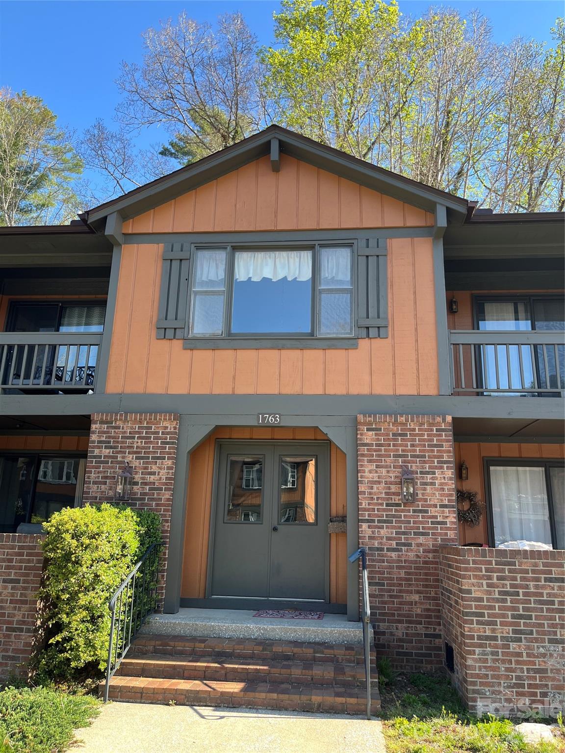 1763 Haywood Manor Road Hendersonville NC 28791