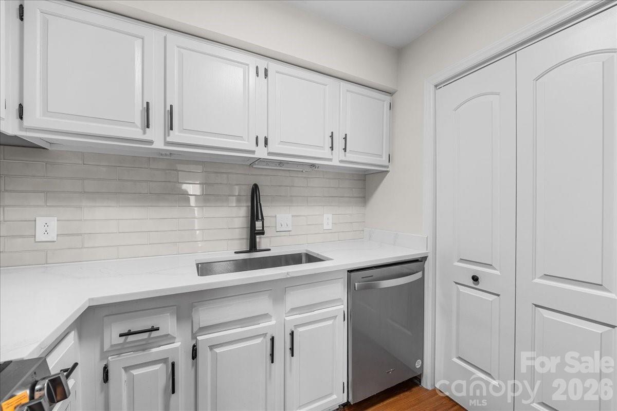 1612 Sharon Road W Charlotte NC 28210