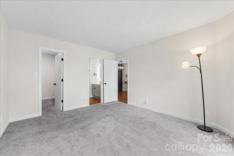 1612 Sharon Road W Charlotte NC 28210