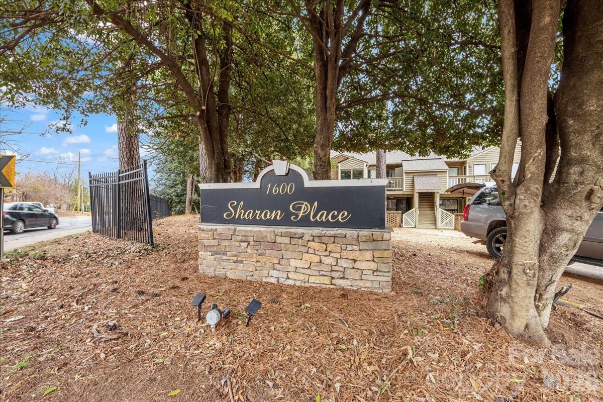 1612 Sharon Road W Charlotte NC 28210