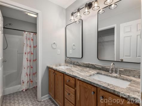 88 Wiltshire Circle Fletcher NC 28732