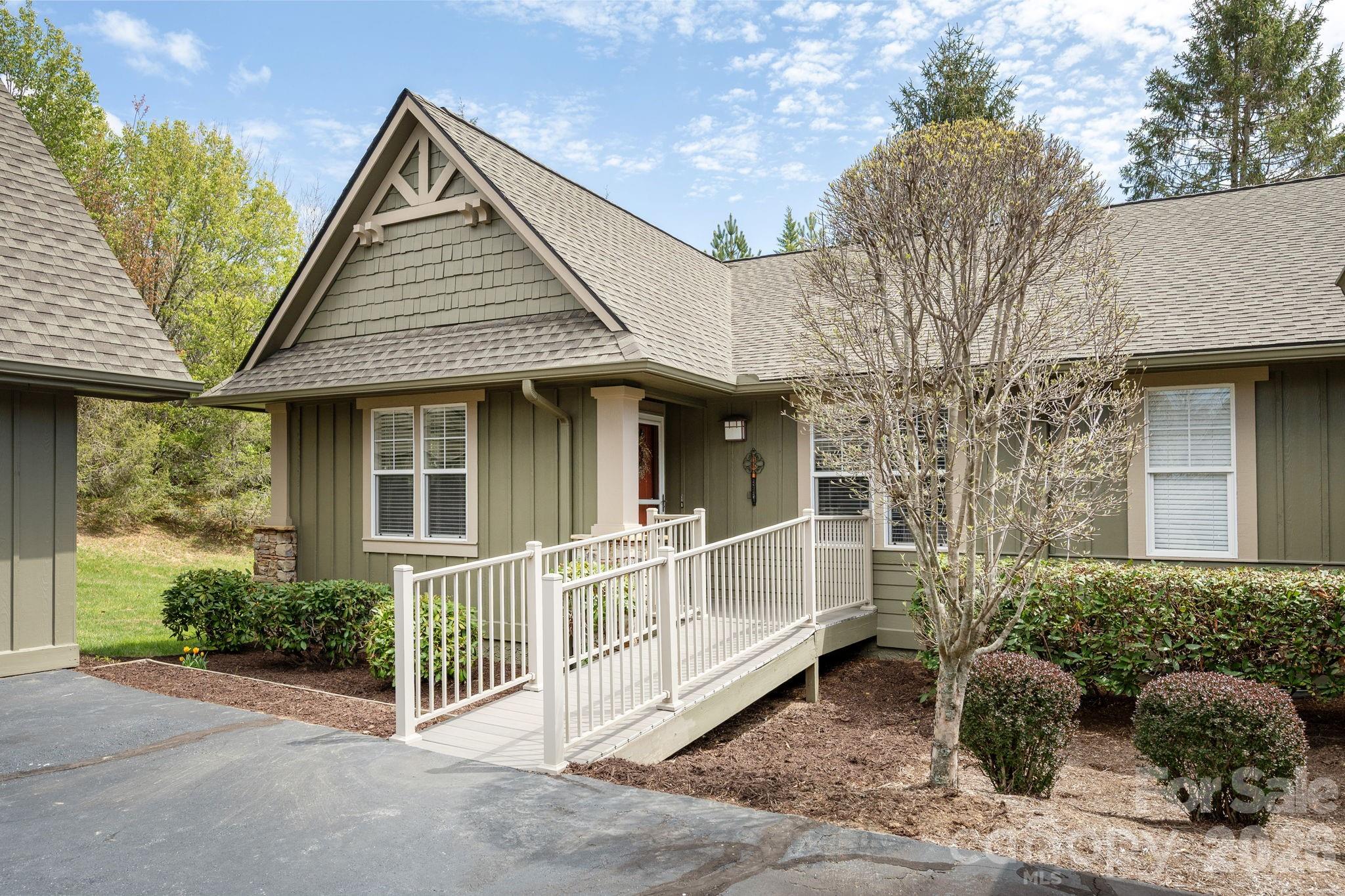 501 Fox Den Court Hendersonville NC 28792
