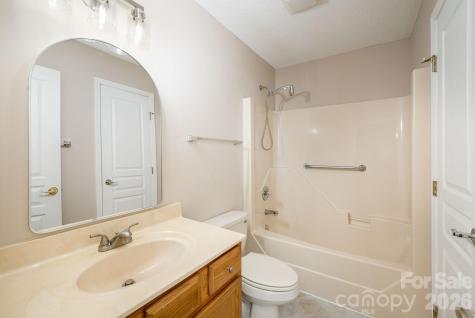 501 Fox Den Court Hendersonville NC 28792