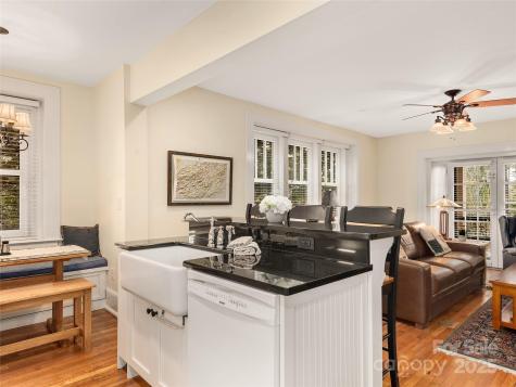 203 6th Avenue W Hendersonville NC 28739