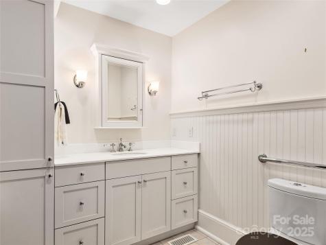 203 6th Avenue W Hendersonville NC 28739