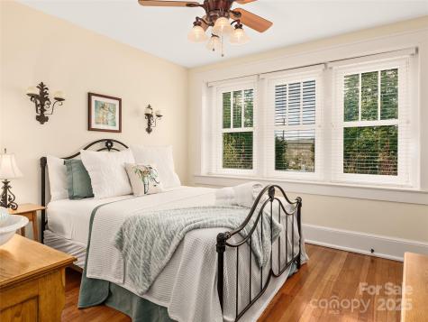 203 6th Avenue W Hendersonville NC 28739