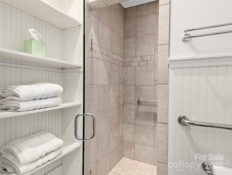 203 6th Avenue W Hendersonville NC 28739