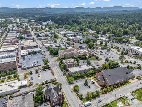 203 6th Avenue W Hendersonville NC 28739