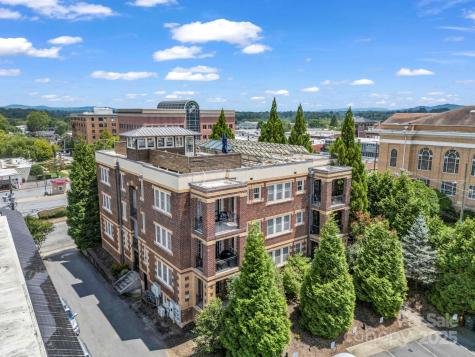 203 6th Avenue W Hendersonville NC 28739