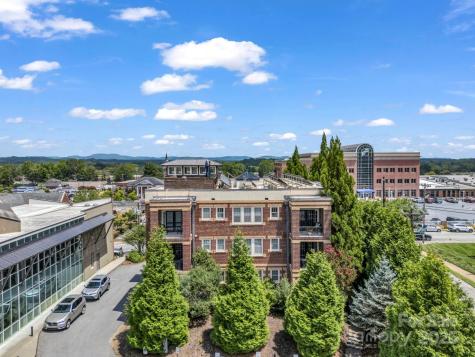 203 6th Avenue W Hendersonville NC 28739