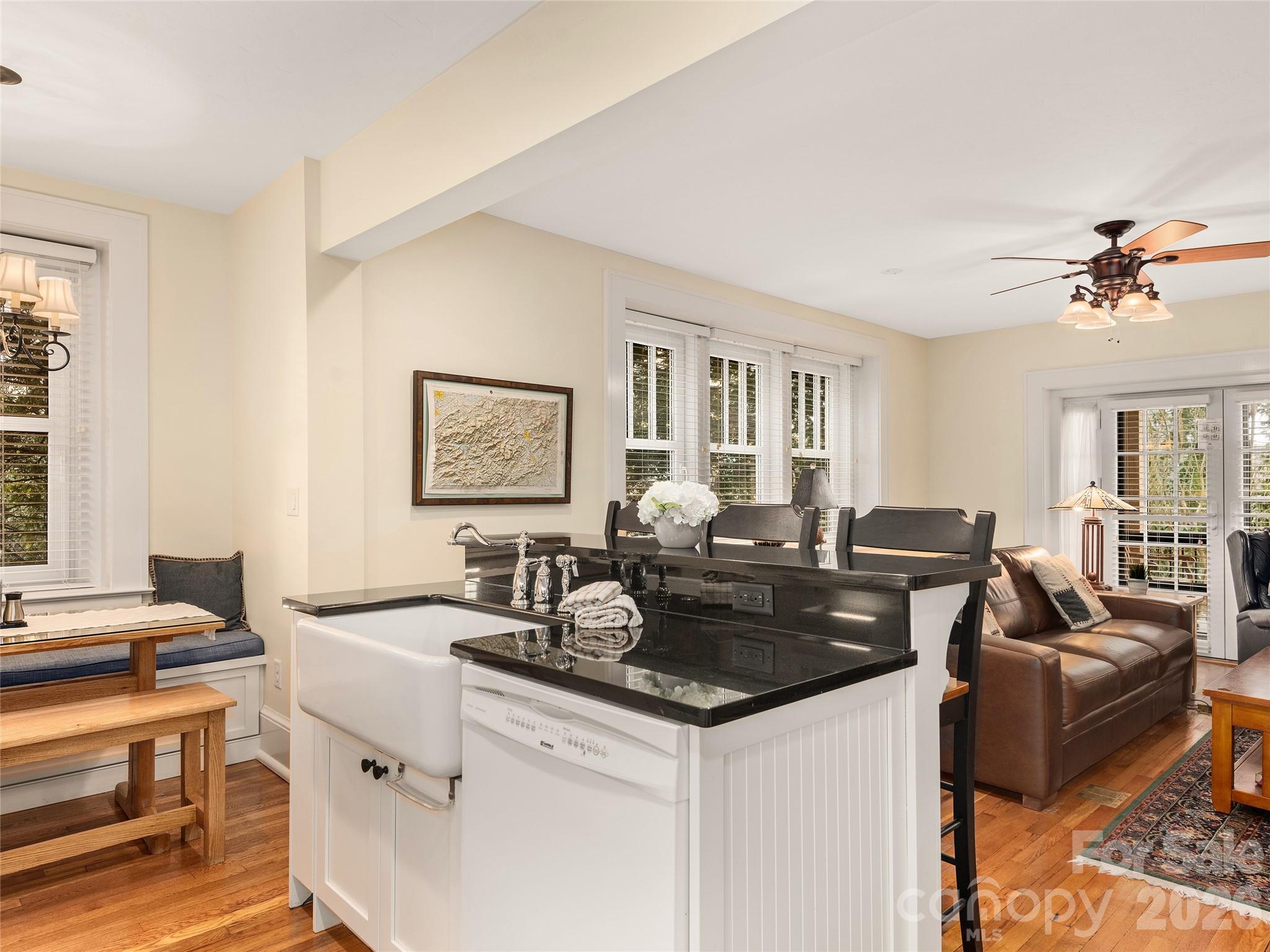 203 6th Avenue W Hendersonville NC 28739