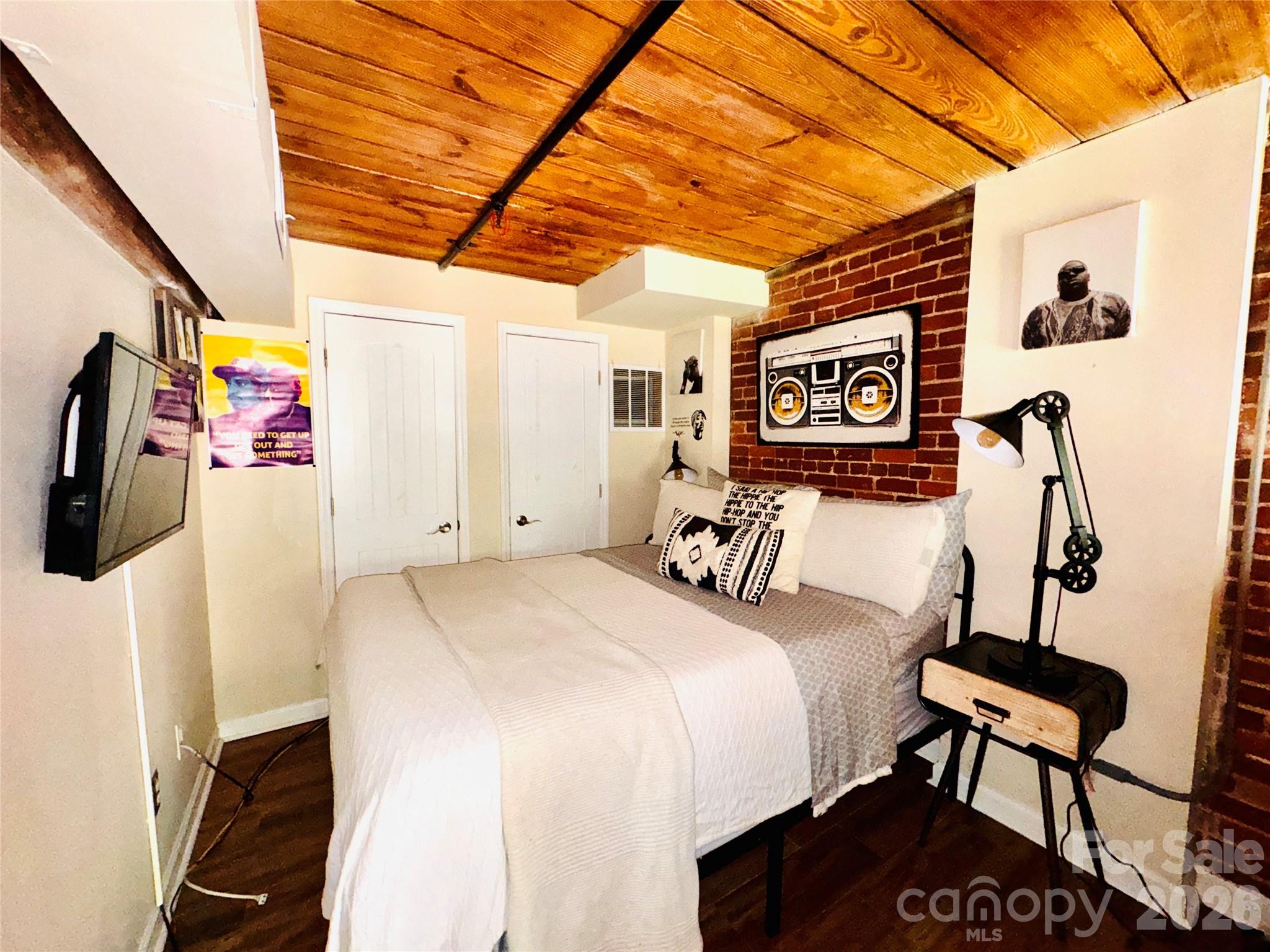 201 S Hoskins Road Charlotte NC 28208