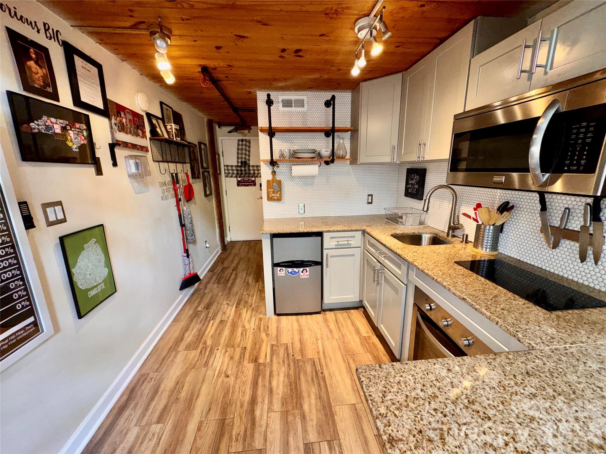 201 S Hoskins Road Charlotte NC 28208