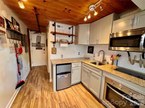 201 S Hoskins Road Charlotte NC 28208