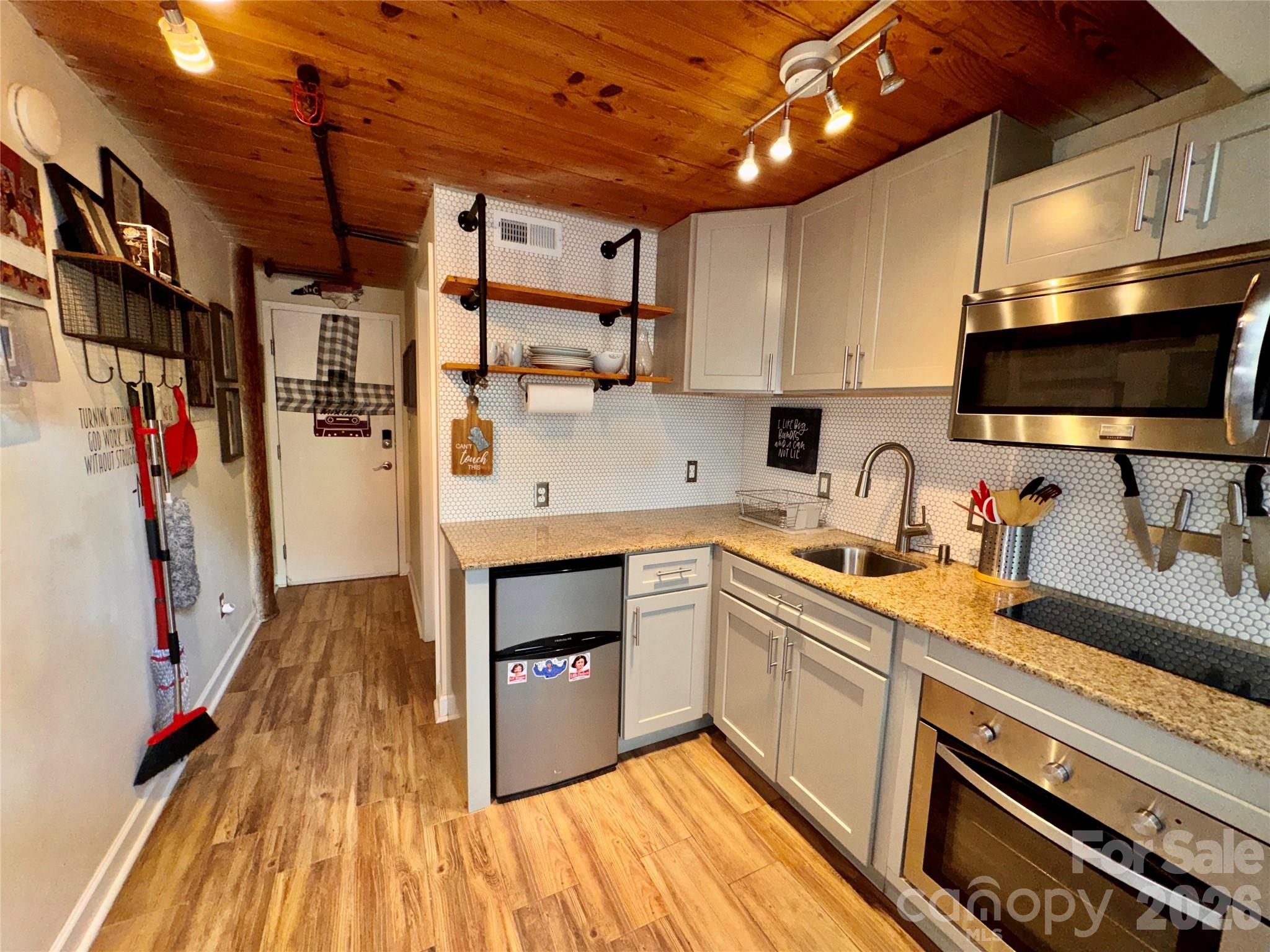 201 S Hoskins Road Charlotte NC 28208