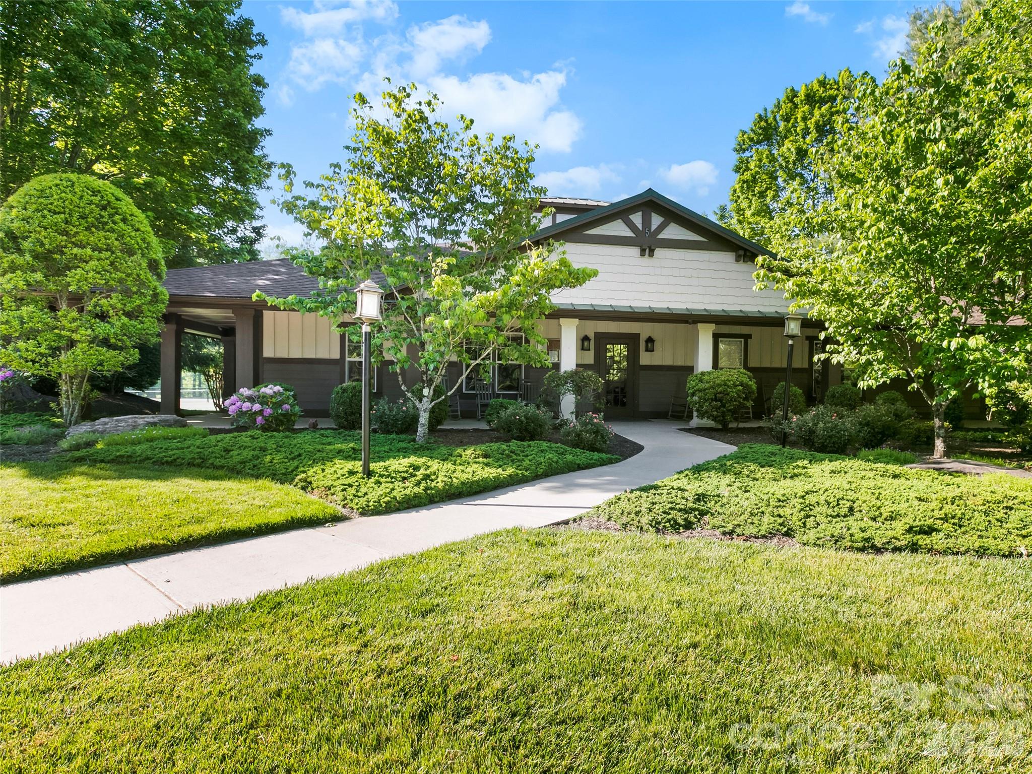 2303 Deermouse Way Hendersonville NC 28792