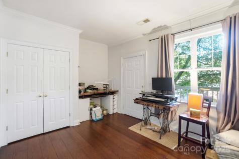 5617 Fairview Road Charlotte NC 28209