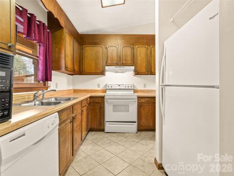 86 View De Lake Drive Etowah NC 28729