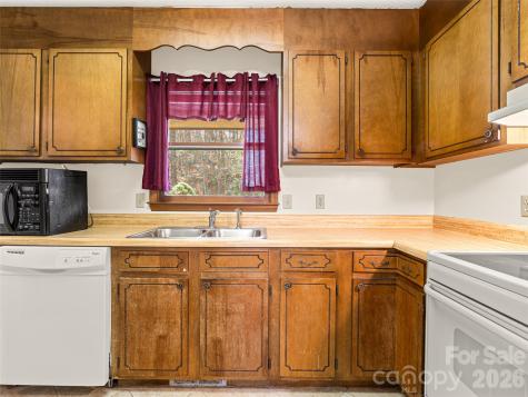 86 View De Lake Drive Etowah NC 28729
