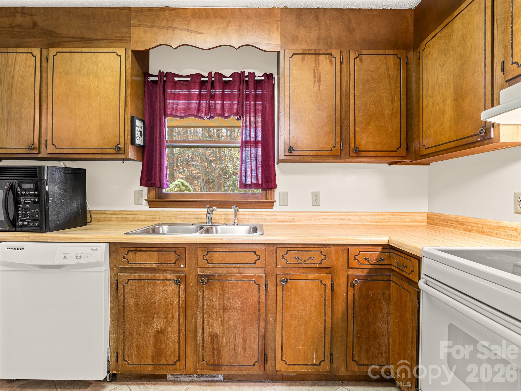 86 View De Lake Drive Etowah NC 28729