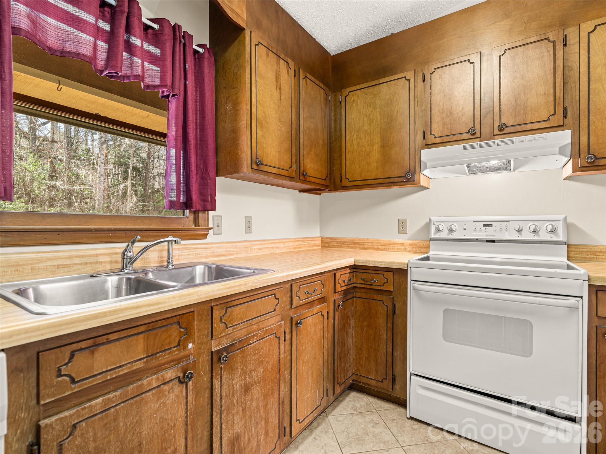 86 View De Lake Drive Etowah NC 28729