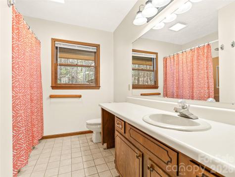 86 View De Lake Drive Etowah NC 28729