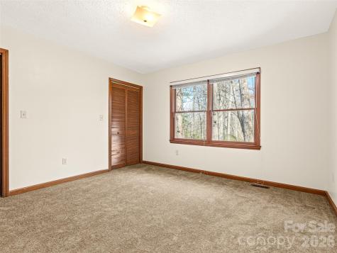 86 View De Lake Drive Etowah NC 28729