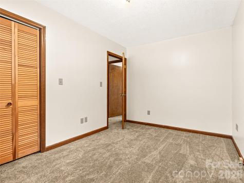 86 View De Lake Drive Etowah NC 28729