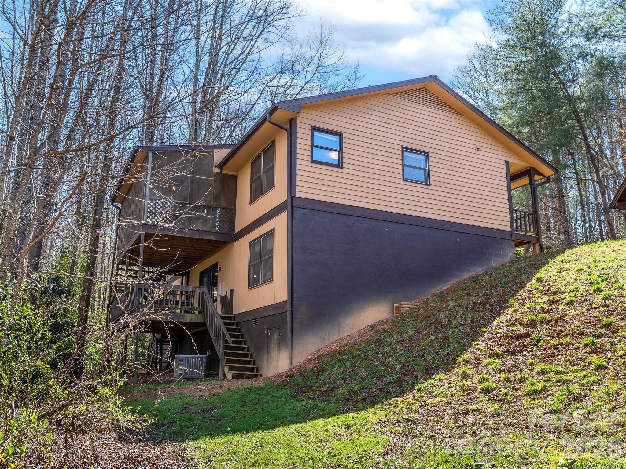 86 View De Lake Drive Etowah NC 28729