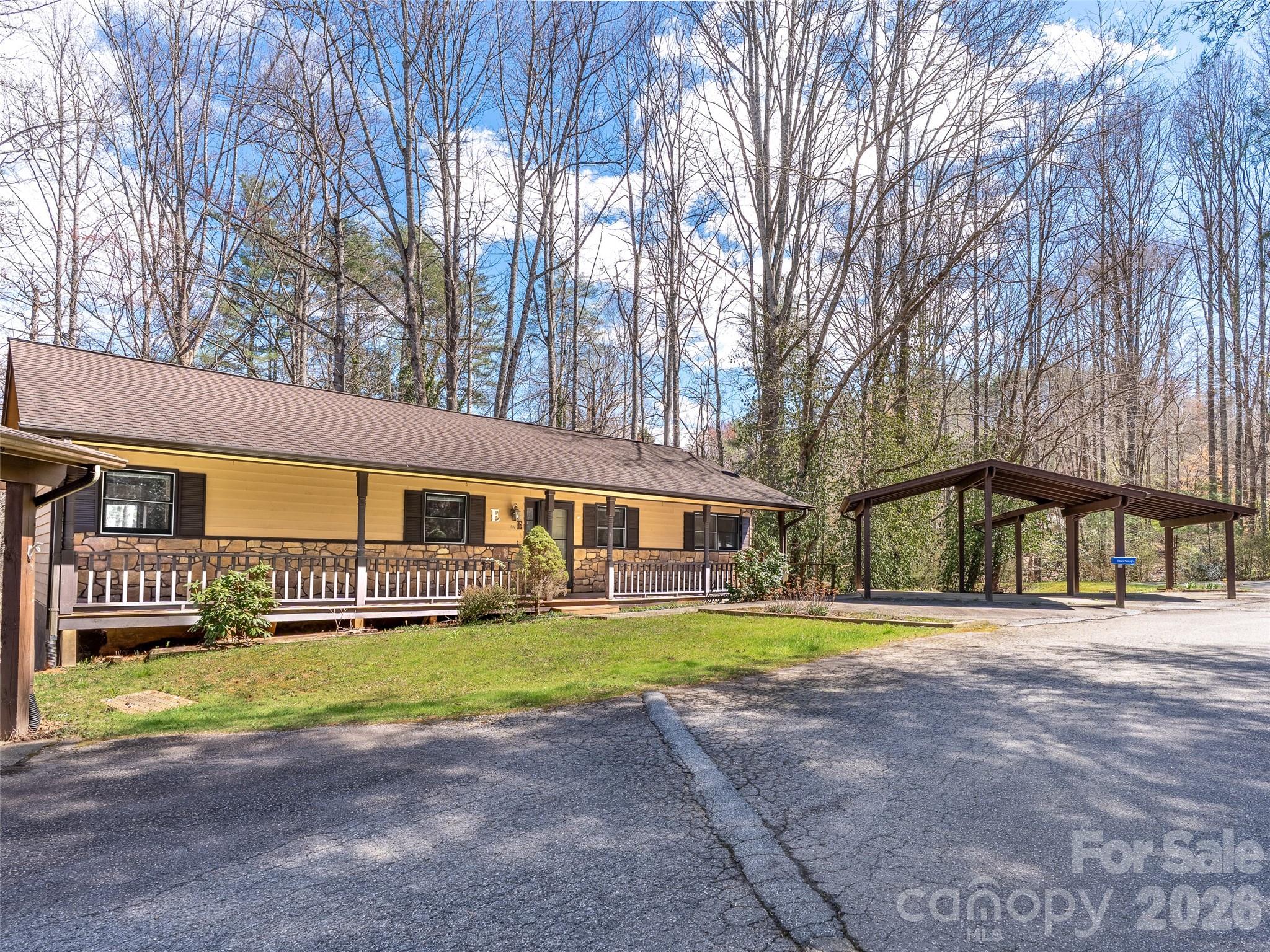 86 View De Lake Drive Etowah NC 28729