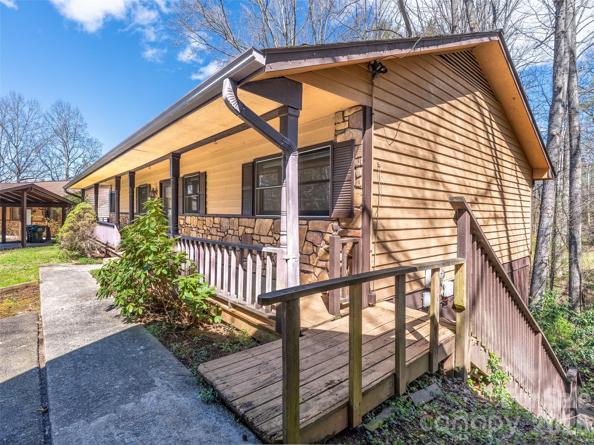 86 View De Lake Drive Etowah NC 28729